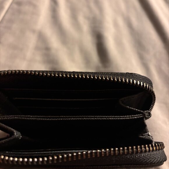 Saint Laurent Quilted Monogram Wallet - Picture 4 of 4